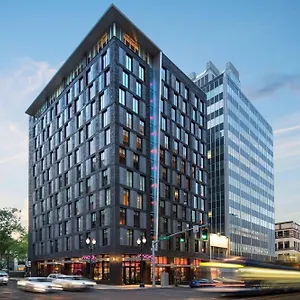Moxy Downtown Hotel